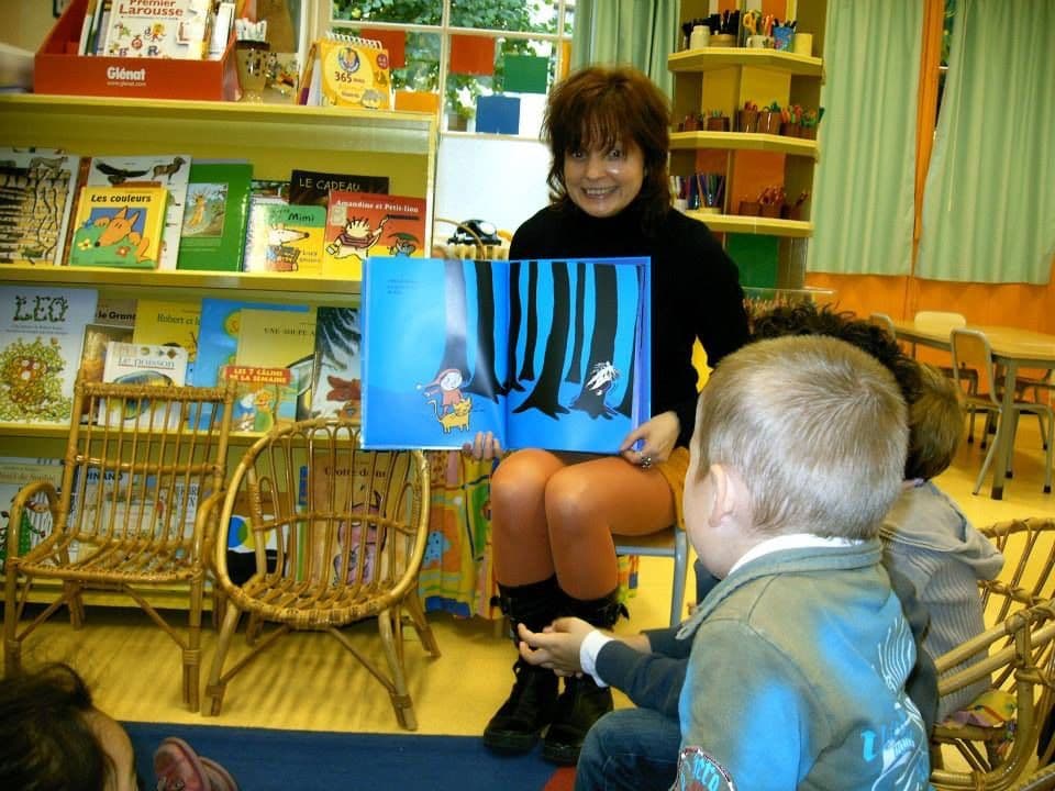 009=Dans une classe extraordinaire de Bretagne, lors du Festival Rêves d’Océan de Doëlan, lecture de Au lit, les affreux ! 2010_In a classroom in Brittany, reading of Au lit, les affreux ! 2010.jpg