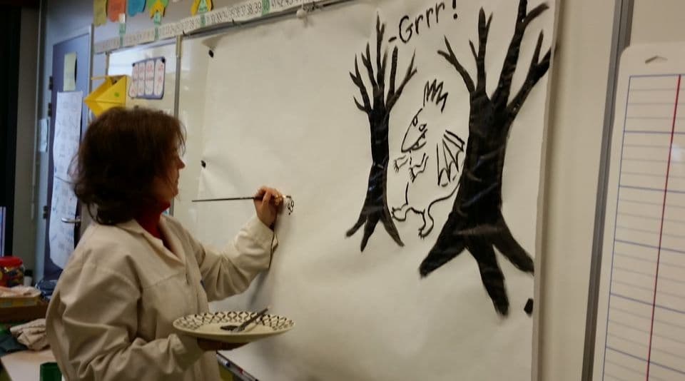 010=Dans une classe de CP de Paul Eluard 2 d’Argenteuil, fresque Dragon chéri, photo de Anne Isaac, 2017_In a classroom, fresco Dragon chéri, picture from Anne Isaac, 2017.jpg