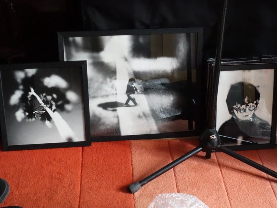 047=Murphy, Le rayon de soleil et De nouveaux yeux, tirages photographiques, encadrements tailles diverses, 2022_Murphy, Ray of sun and New eyes, photographic prints, framed in various sizes, 2022.jpg